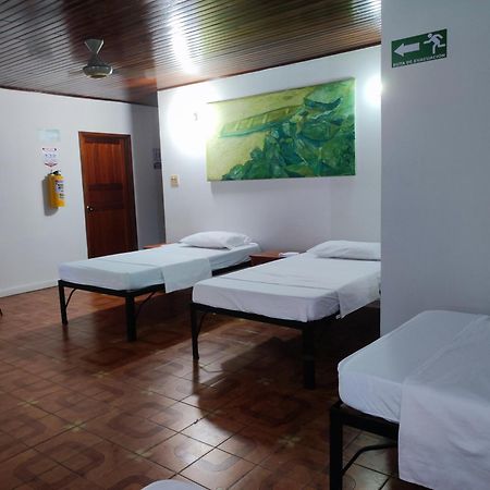Leticias Guest House Extérieur photo