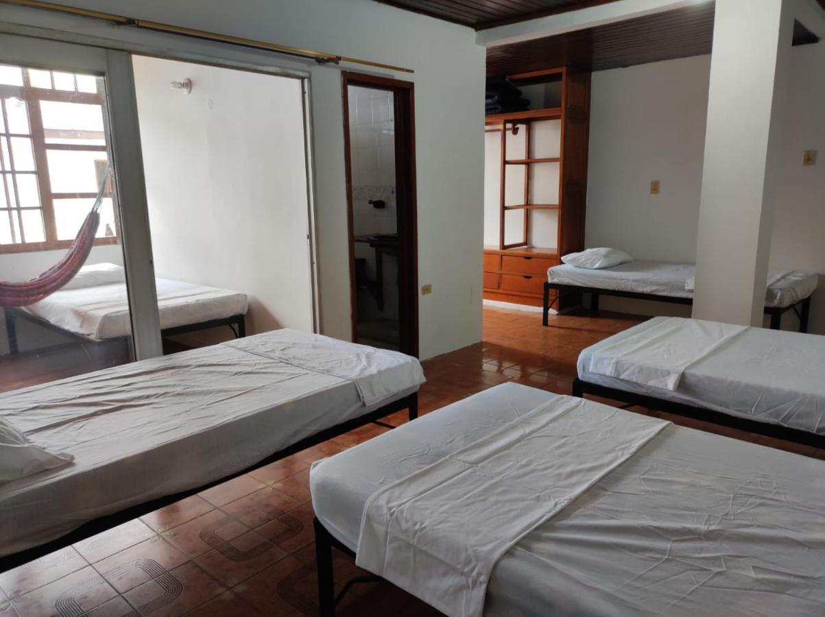 Leticias Guest House Extérieur photo