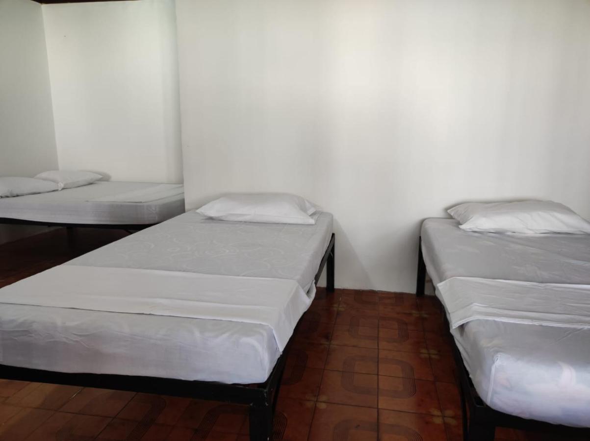 Leticias Guest House Extérieur photo