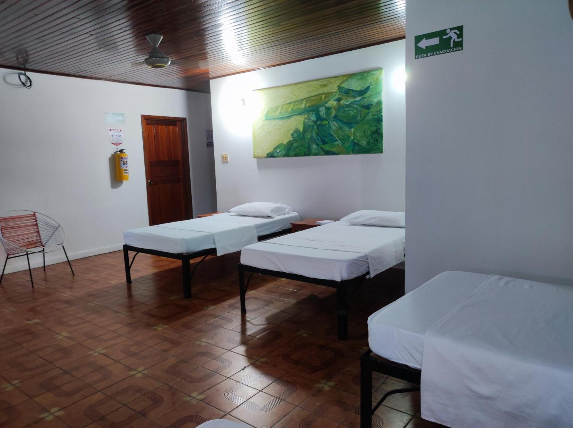 Leticias Guest House Extérieur photo