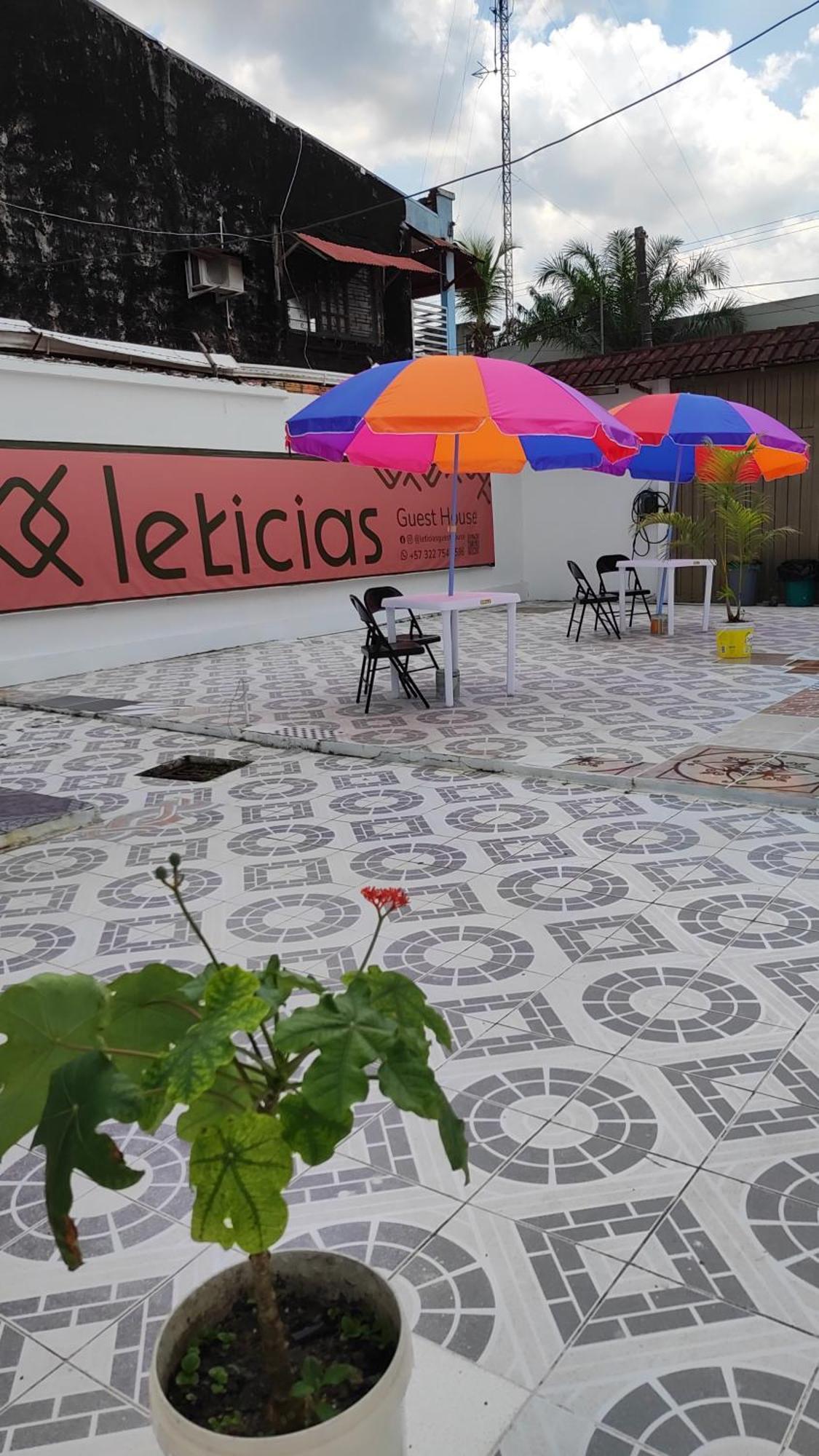 Leticias Guest House Extérieur photo