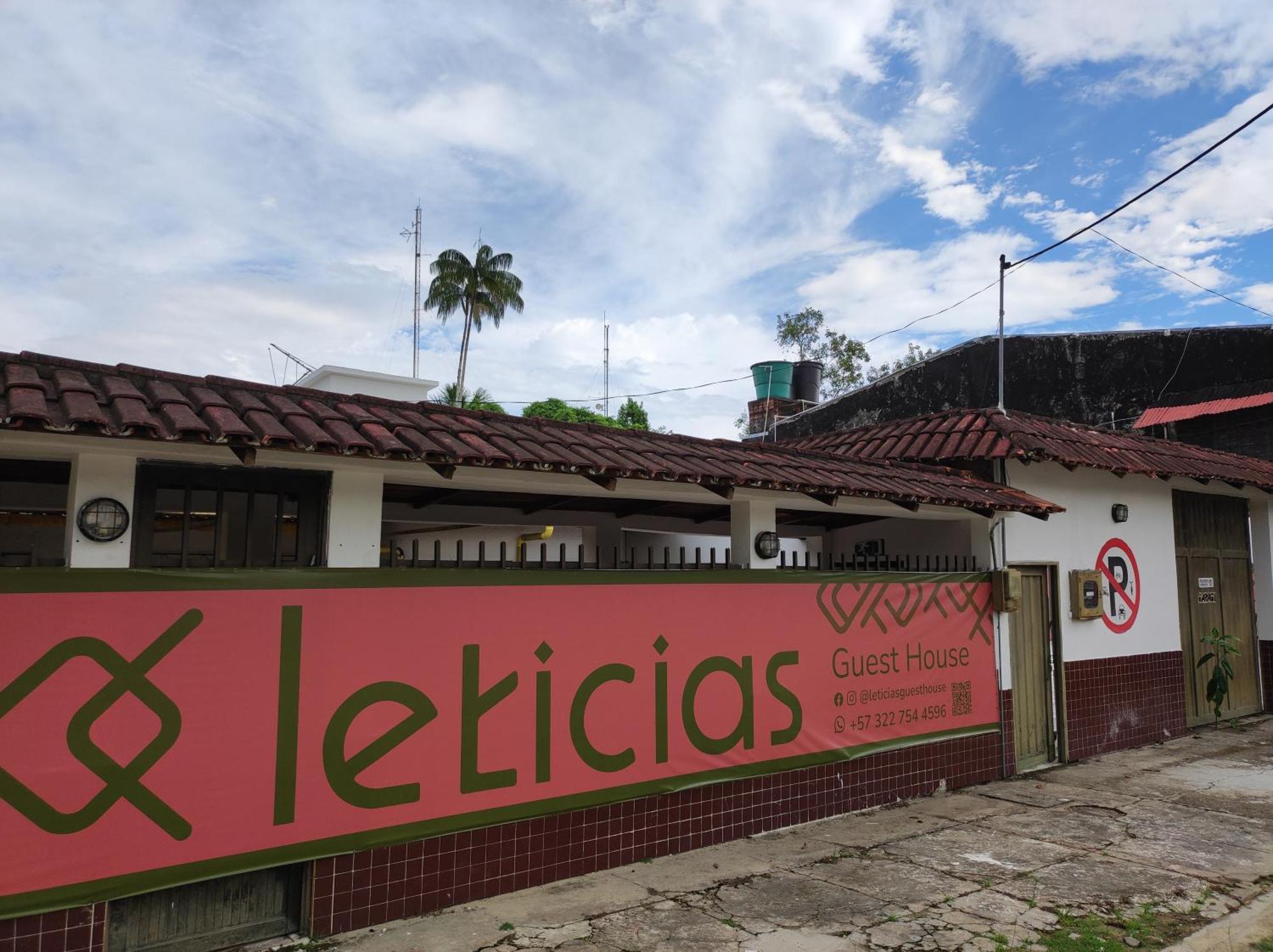 Leticias Guest House Extérieur photo